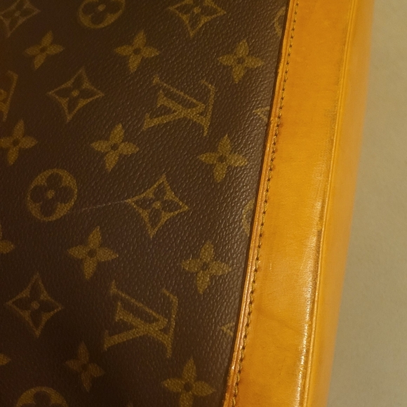 Louis Vuitton Handbag - Picture 6 of 10